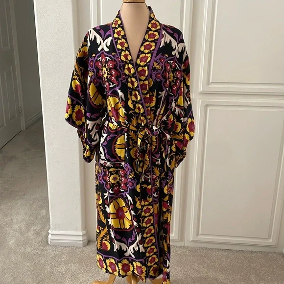 Haute Hippie Kimono Style Floral Robe - Picture 1 of 7